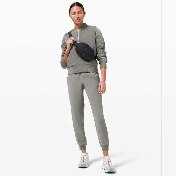 Lululemon Take it On Belt Bag - Black - Picture 1 of 6